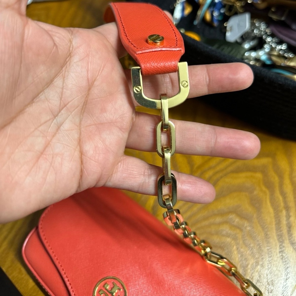 Authentic Tory Burch clutch /crossbody - Picture 8 of 10